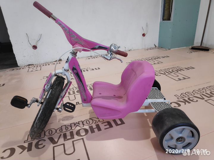 Трёхколёсный детский велосипед