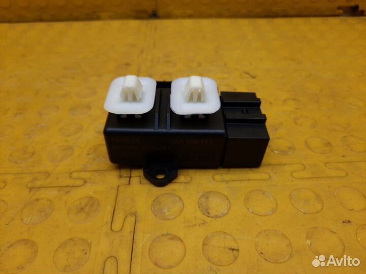 Блок управления обогревом сидения Skoda Karoq djka