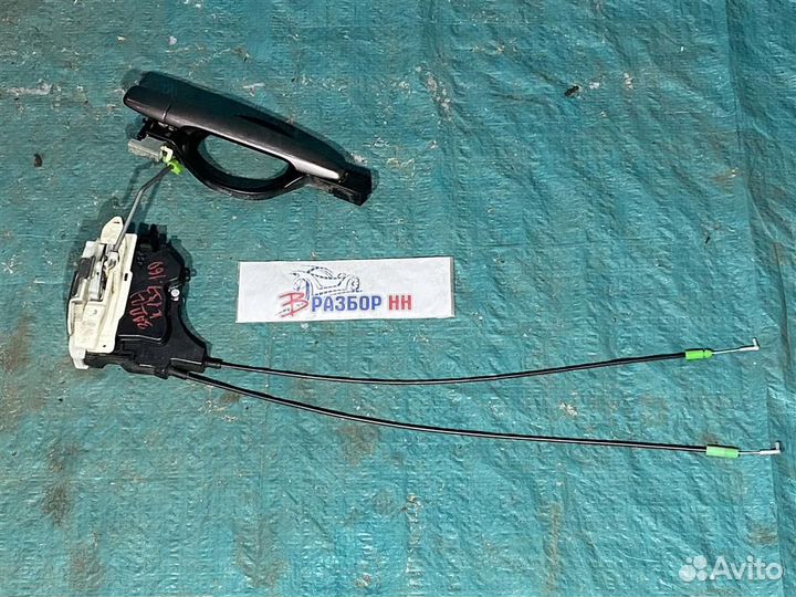 Замок двери задний правый Mitsubishi Outlander XL