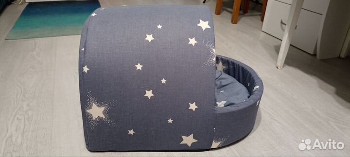 Домик, лежанка