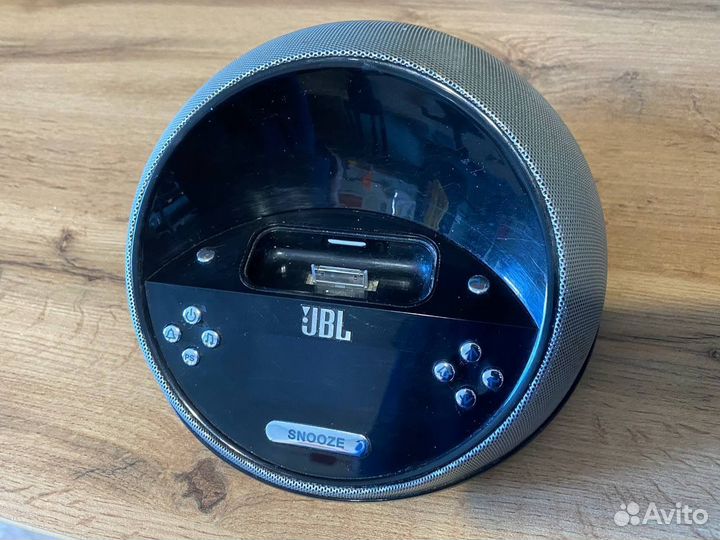 Док-станция JBL для iPhone 4