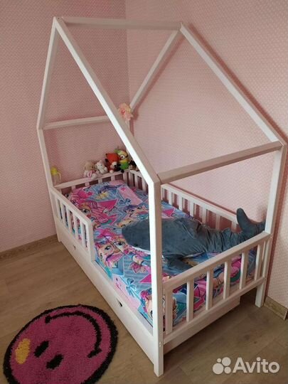 Детская кровать домик. Новая
