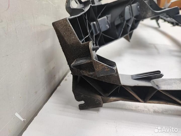 Панель передняя телевизор ford focus 2 черный