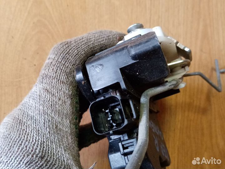 Замок двери передний правый mitsubishi outlander 1