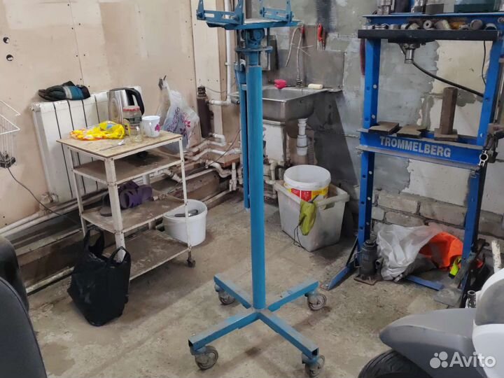 Стойка трансмисионная для автосервиса