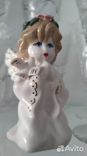 Фарфоровая статуэтка ангел