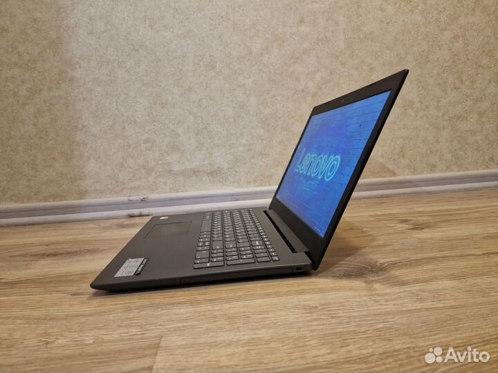 Ноутбук Lenovo 15.6