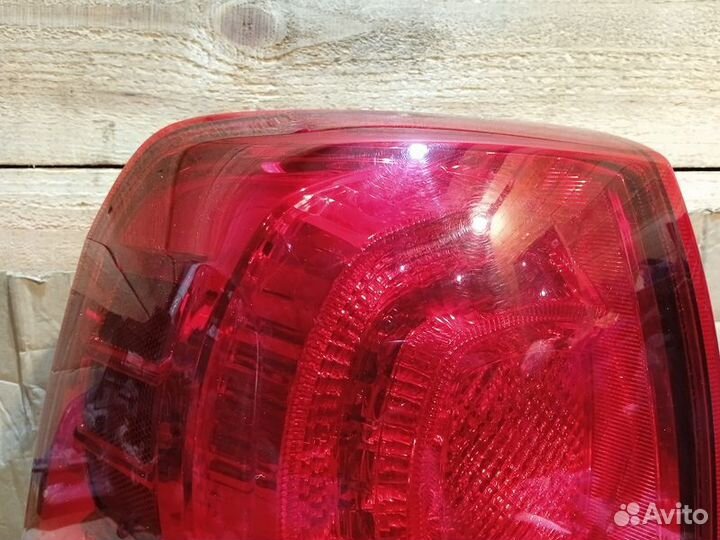 Фонарь задний левый Toyota Land Cruiser 200 4.5л 1