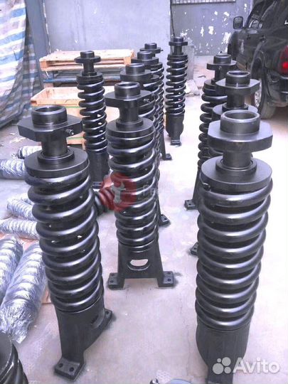 Натяжитель гусеницы Komatsu PC220LC-5 20Y-30-12112