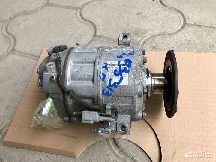 Компрессор кондиционер Nissan Serena C26 2012