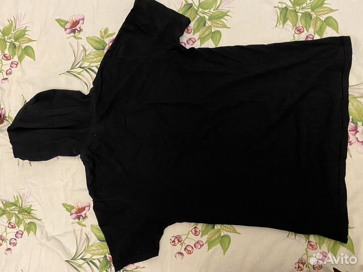 Футболка с капьюшоном