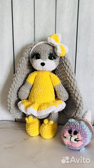 Вязаная зайка в платье игрушка ручная работа
