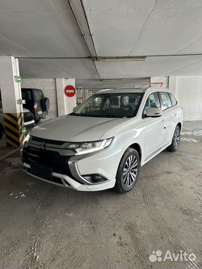 Mitsubishi Outlander 2.0 CVT, 2022, 23 км