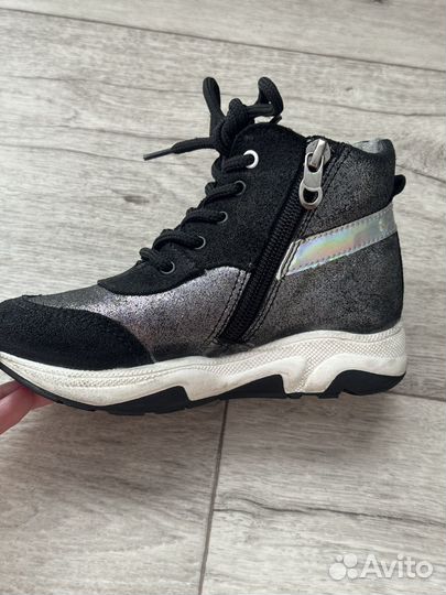 Ботинки демисезонные для девочки 26 размер