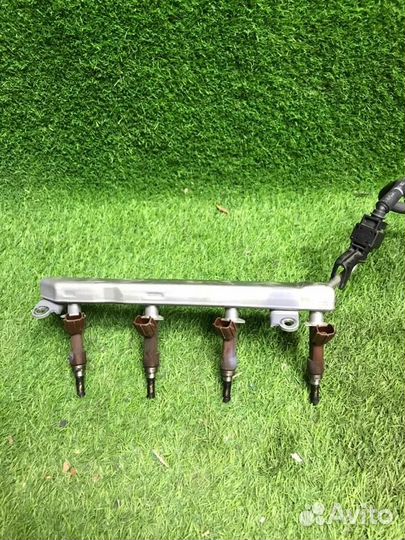 Топливная рампа Toyota Corolla 1NR-FE