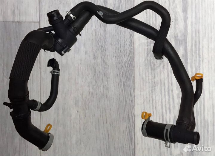 Патрубок радиатора с термостатом LR, RR (LR025969)