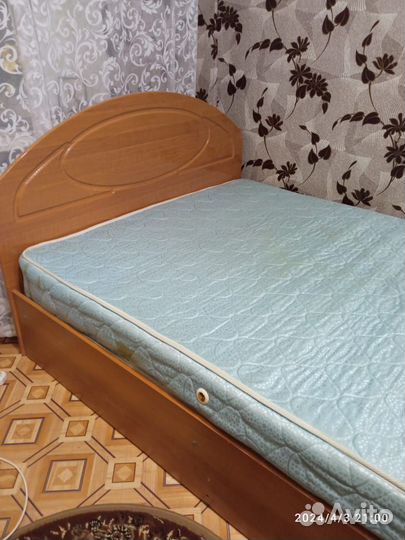 Кровать двухспальная