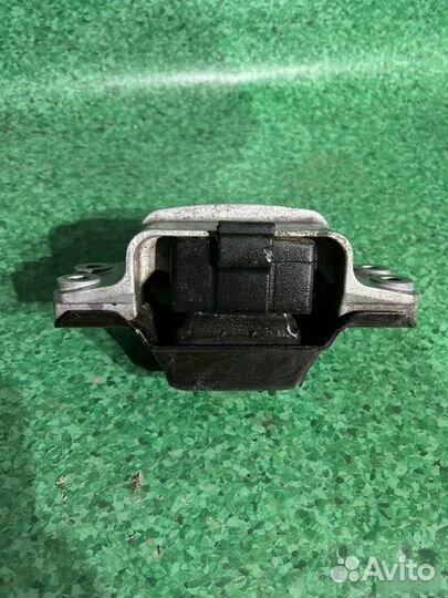 Подушка двигателя Volkswagen Passat Cc