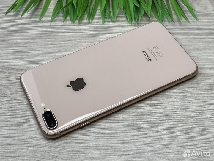 iPhone 8 Plus 64GB Gold