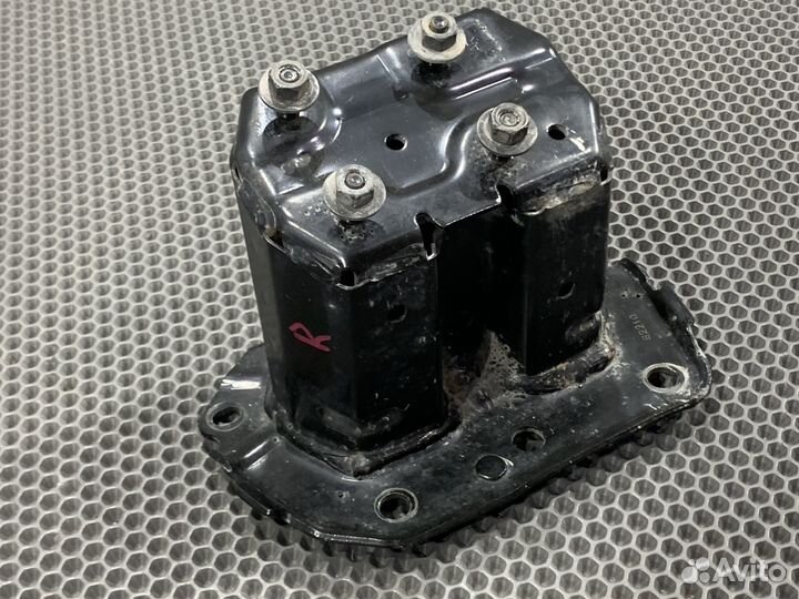 Правый крашбокс переднего бампера Nissan Murano Z5