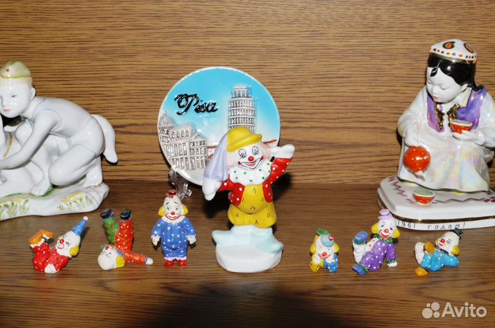 Фигурки клоунов