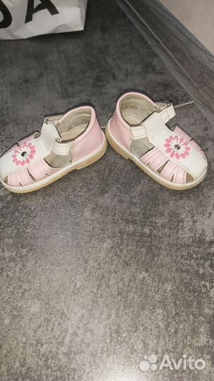 Сандалии для девочки