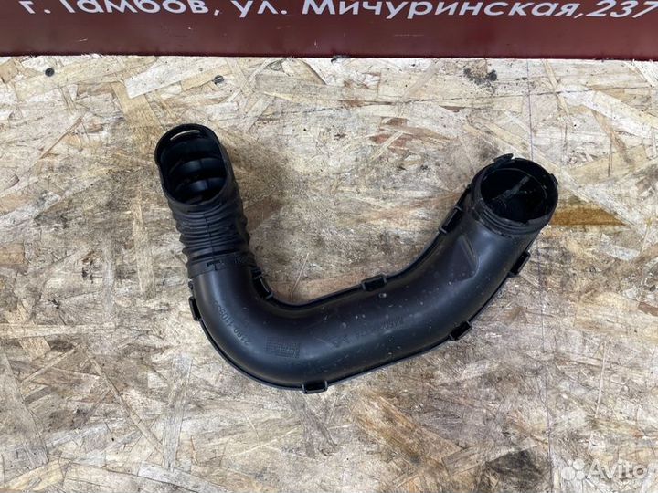 Патрубок воздушного фильтра LADA Vesta
