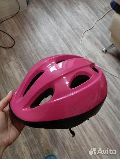 Комплект : коньки, шлем, защита