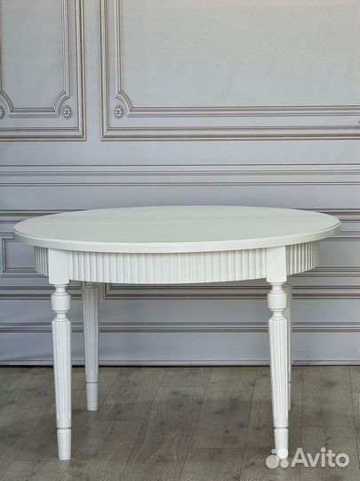 Комплект стол и стулья. В наличии