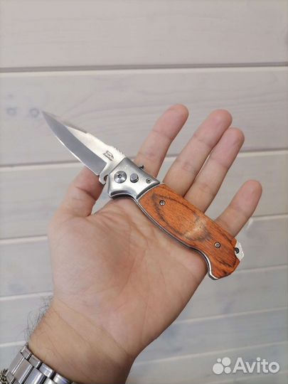 Фляга походная в коже, 1.5 л. +нож и 2 стаканчика