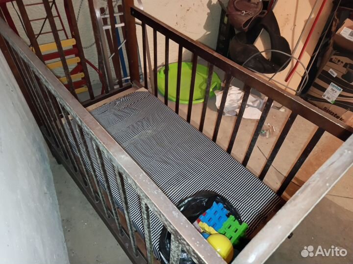 Детская кроватка