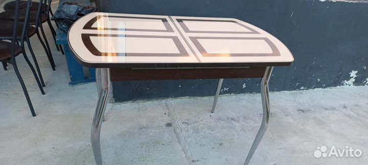 Стол кухонный б.у