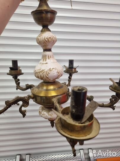 Люстра времён СССР, латунь/фарфор. На 5 рожков