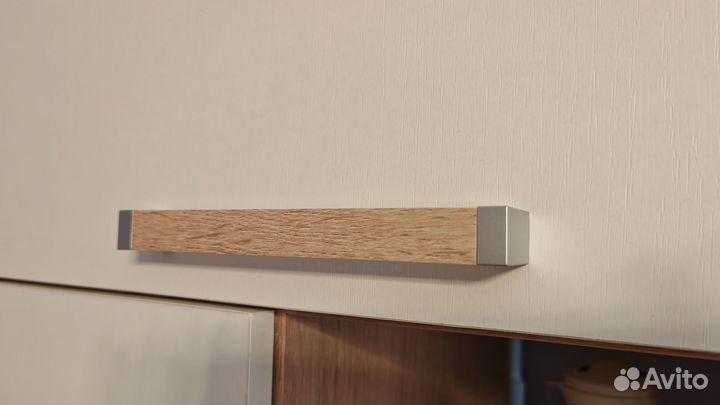 Стол со шкафом