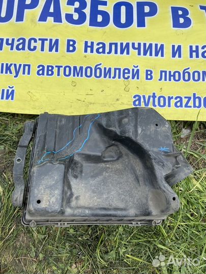 Корпус воздушного фильтра Opel Zafira B