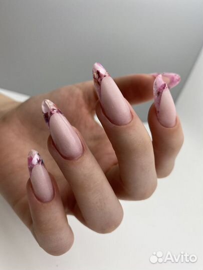 Наращивание и покрытие ногтей, маникюр, педикюр