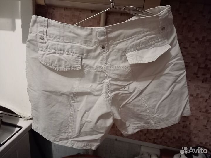 Шорты и бриджи женские