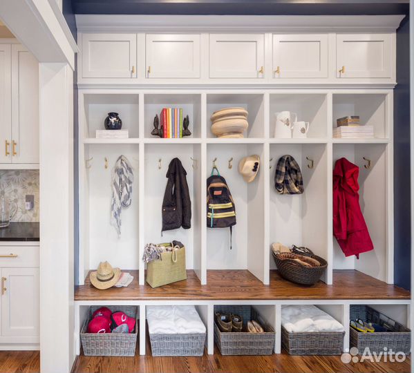 Распашной шкаф в прихожую