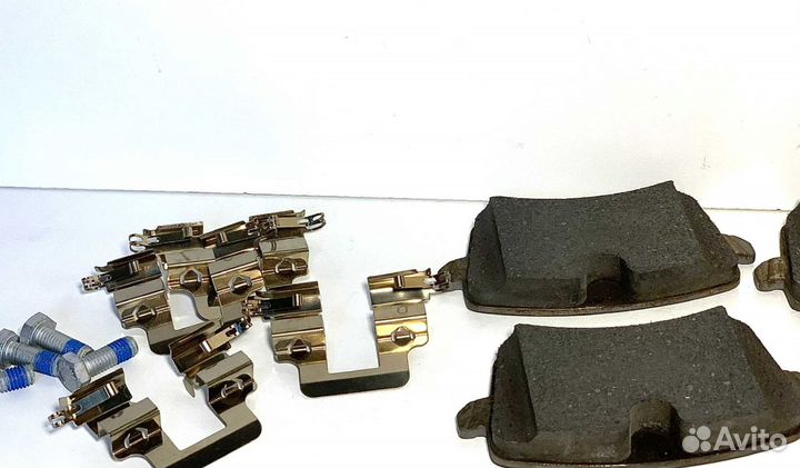 Тормозные колодки Volkswagen 8K0698451A