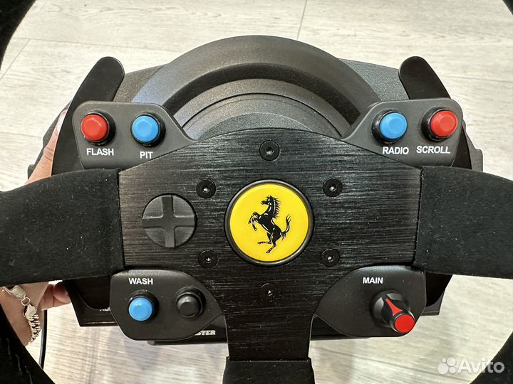 Руль ThrustMaster T300 Ferrari Integral Racing