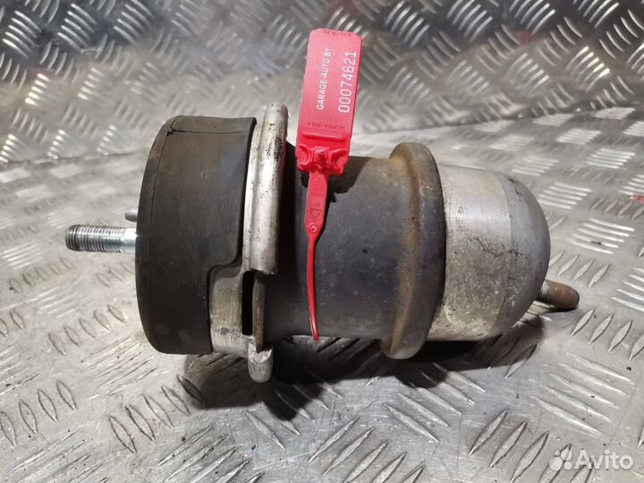 Подушка крепления двигателя Lexus IS 2 (XE20) 2008