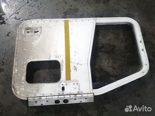 Дверь International правая каркас