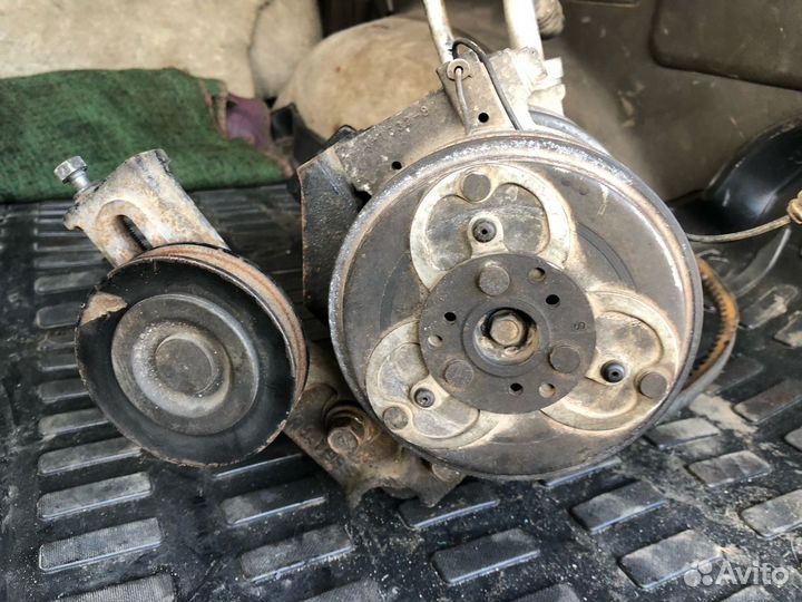 Компрессор кондиционера Mitsubishi 4D56