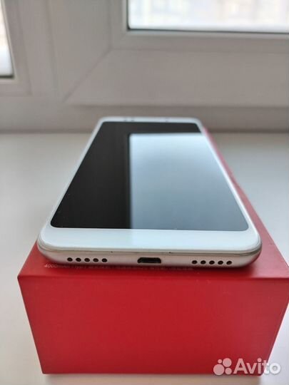 Xiaomi Redmi 5 Plus, 3/32 ГБ