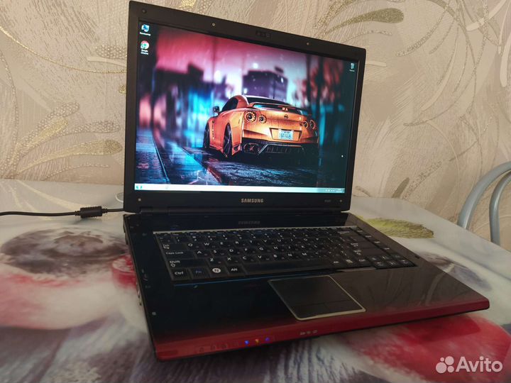 Ноутбук Samsung R560