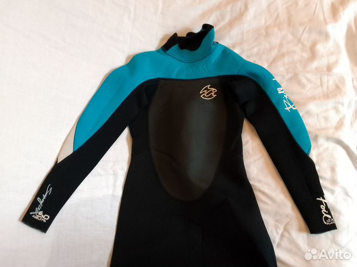 Гидрокостюмы женские Subgear и Billabon