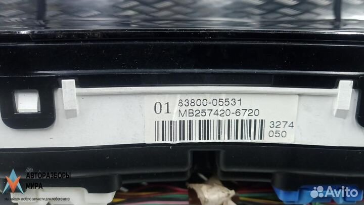 Щиток приборов (приборная панель) Toyota Avensis