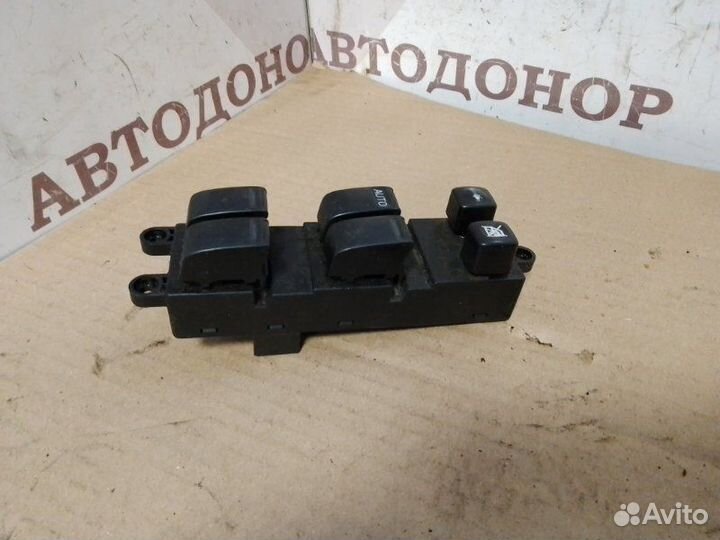 Блок управления стеклоподъемниками передний левый