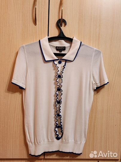 Белое поло с синим воротником, korpo