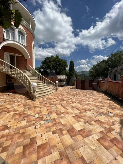 Дом 500 м² на участке 10 сот.